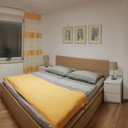 Top Appartement Fuer Business-Wohnen-Urlaub Винер-Нойштадт Экстерьер фото